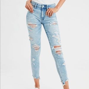 AEO HIGH WAISTED DISTRESSED JEGGINGS